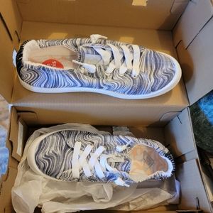 New Roxy size 7.5